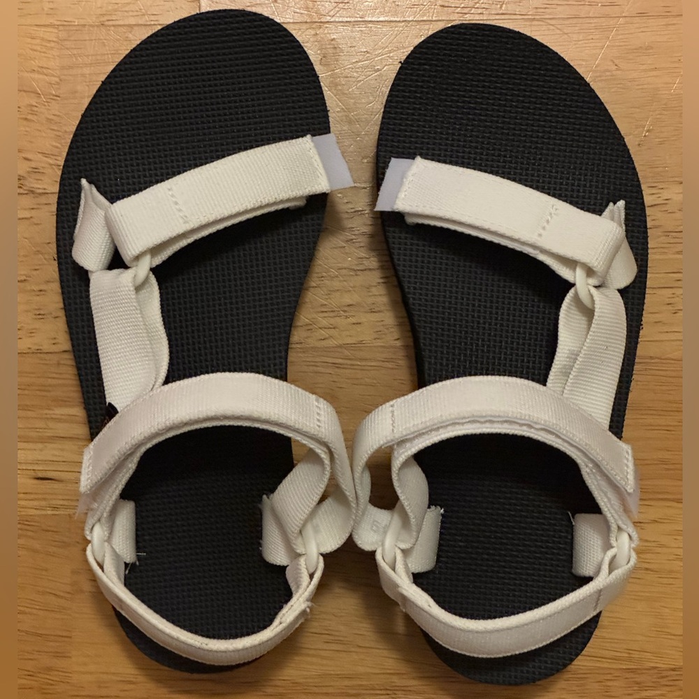Teva White Platform Sandals Size 6